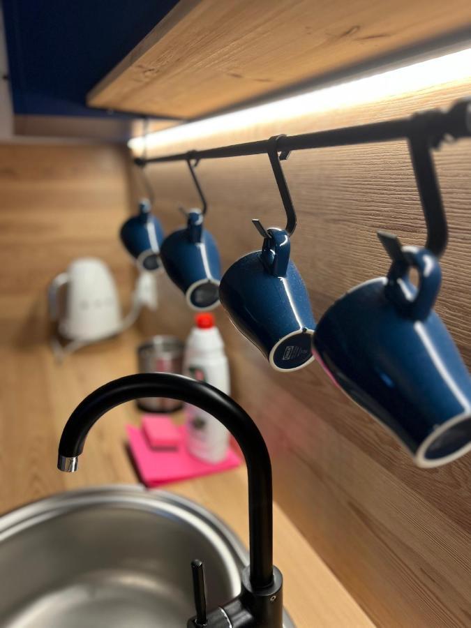 デンプキCzarny Baranアパートメント エクステリア 写真